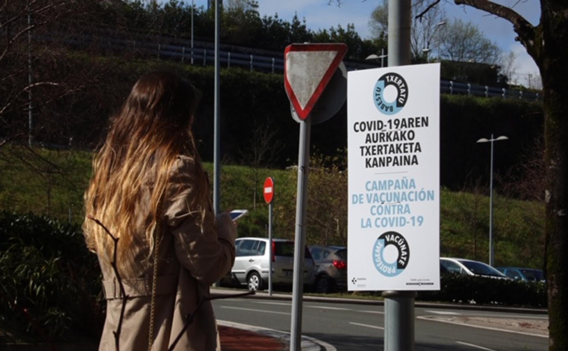 Vacunación Euskadi: «Al escuchar los casos de trombos te entra miedo pero creo que no tenemos alternativa»