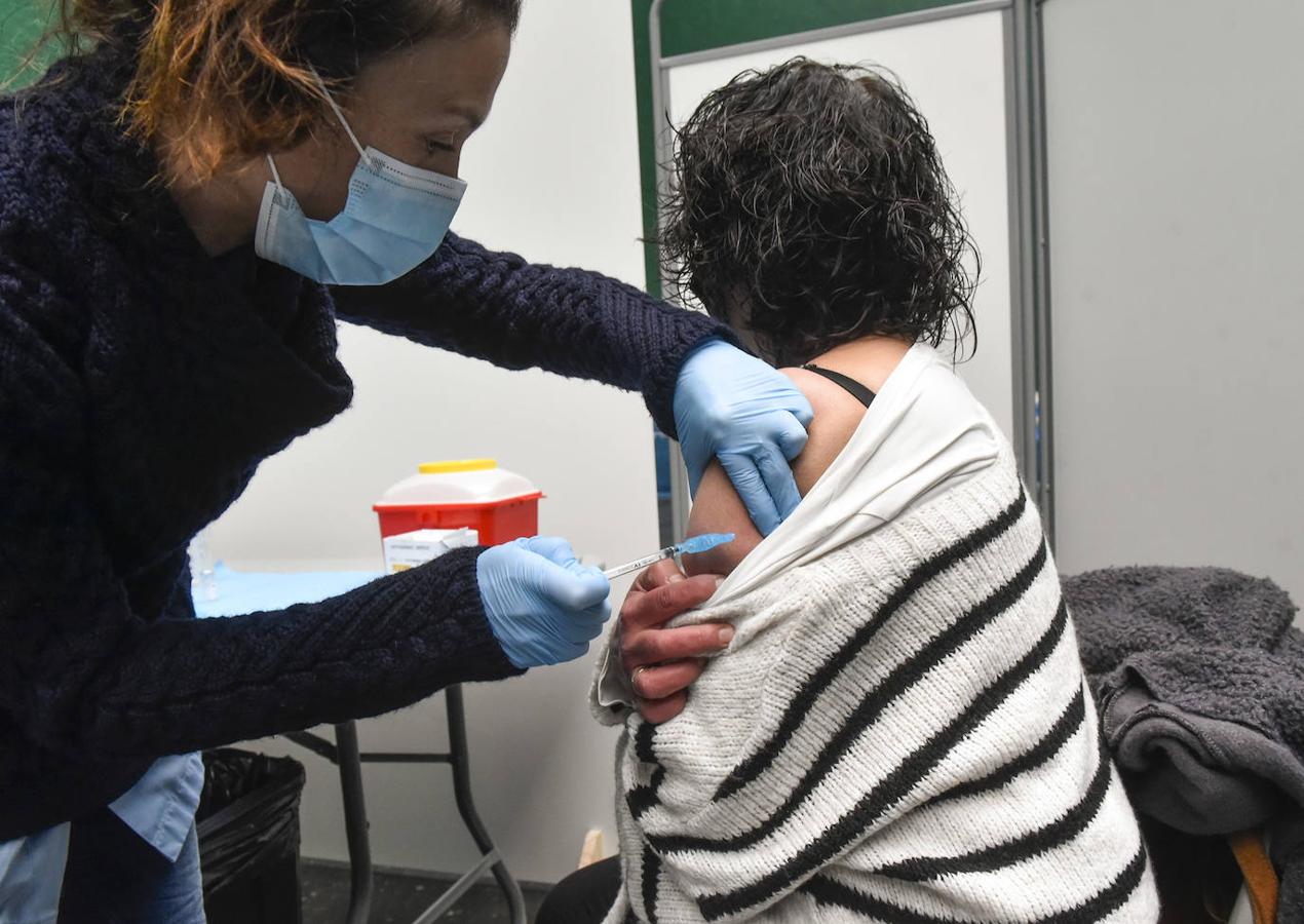 Desde este mediodía las vacunas se suministrarán en este espacio. 