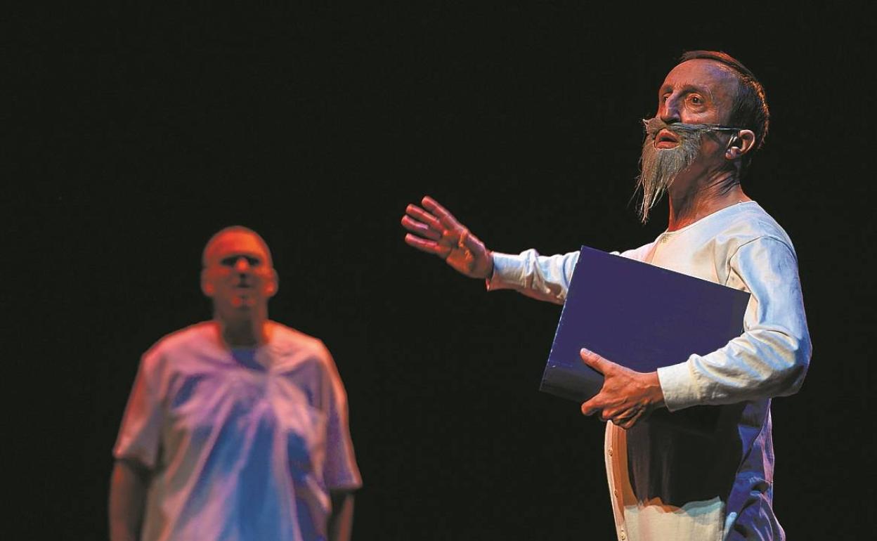 Patxo Tellería y Mikel Martínez escenifican 'Ez dok ero'. 