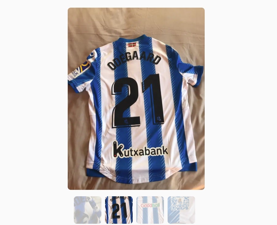 Camiseta de Martin Odegaard utilizada por el jugador en el partido que enfrentó a la Real Sociedad frente al Mallorca el 26 de Enero de 2020. El vendedor pide por ella 2.000 euros, aunque el vendedor asegura que su precio es negociable. 