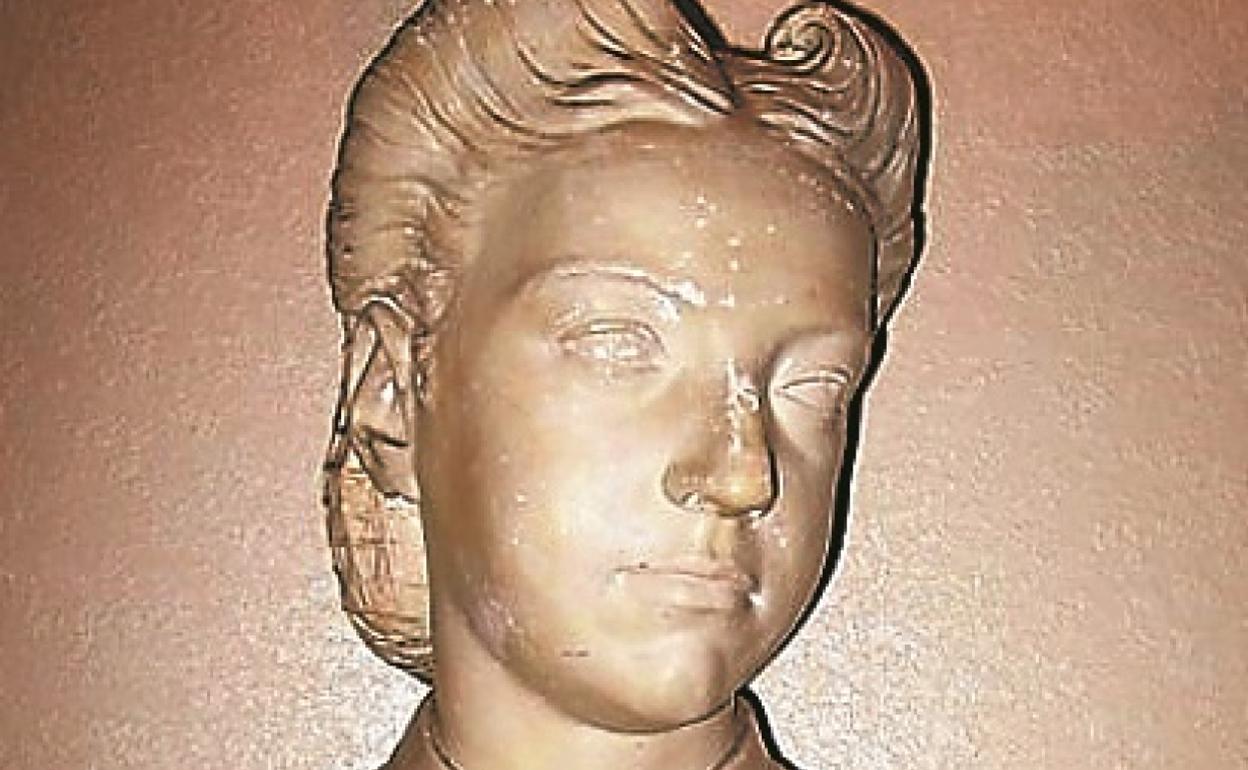 Un busto de la hija del doctor Velasco.