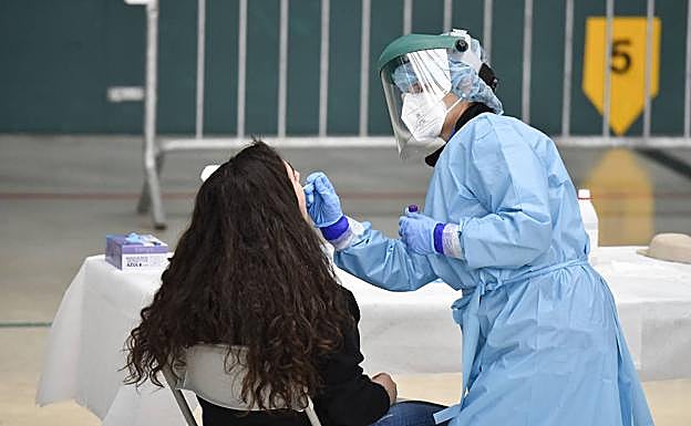 El Covid no da respiro con 435 nuevos positivos y la incidencia en 228 casos