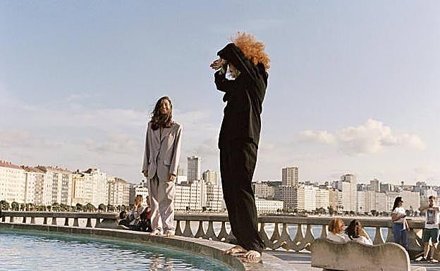 Los trajes son una de sus prendas más icónicas. / BETOLAZA STUDIO