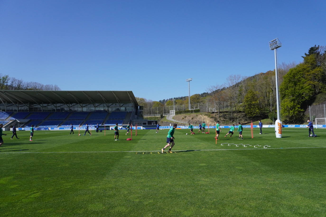 El cuadro txuri-urdin ha retomado este miércoles los entrenamientos tras la abultada derrota del pasado domingo ante el Barcelona.