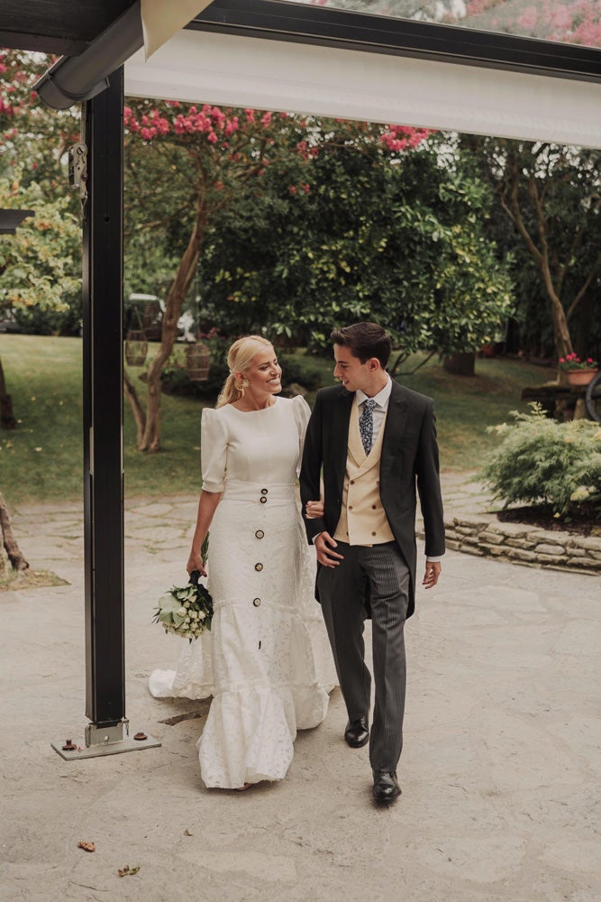 Esta vasca abogó por la practicidad de un look nupcial desmontable que se adaptaba a los distintos momentos de la celebración