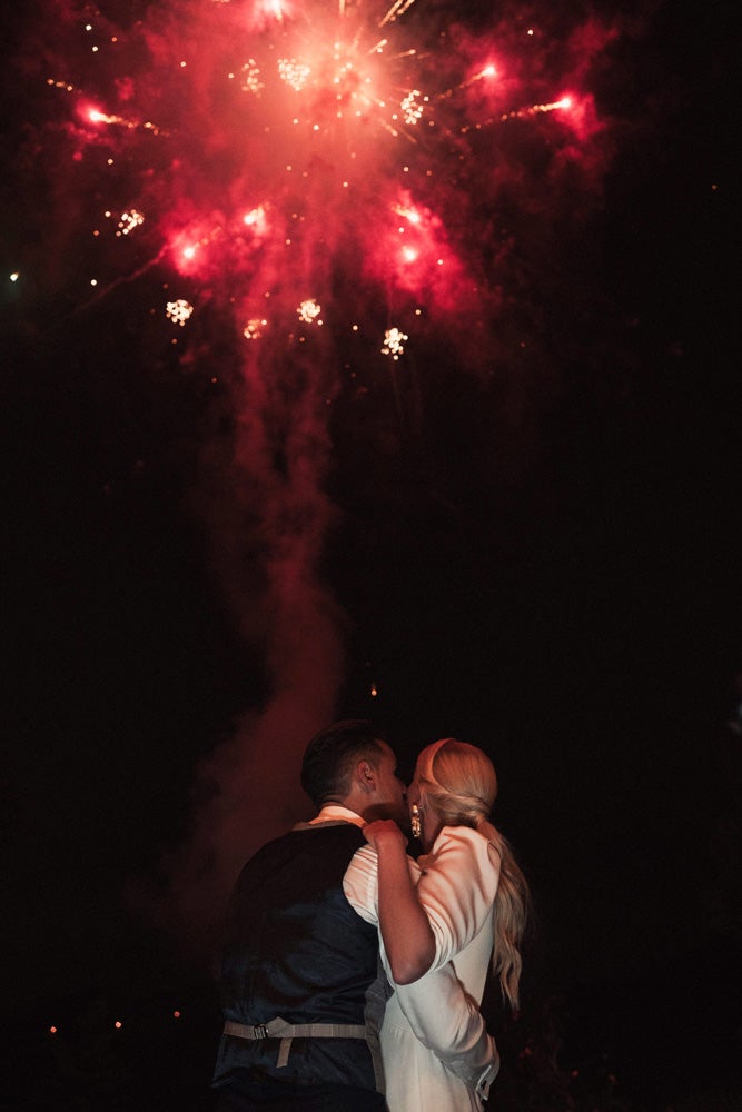 Esta vasca abogó por la practicidad de un look nupcial desmontable que se adaptaba a los distintos momentos de la celebración