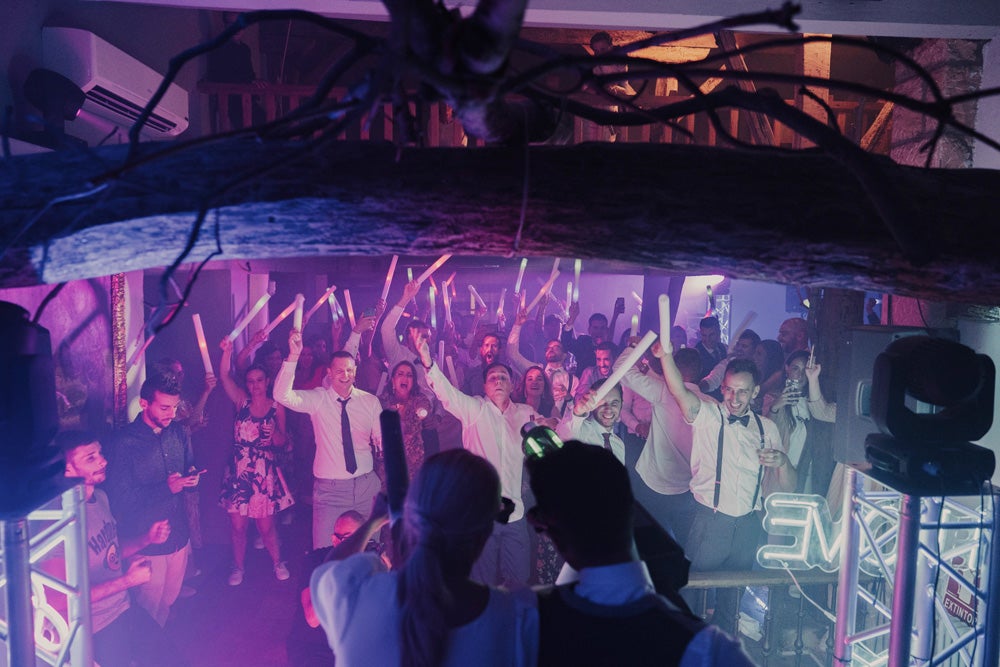 Esta vasca abogó por la practicidad de un look nupcial desmontable que se adaptaba a los distintos momentos de la celebración