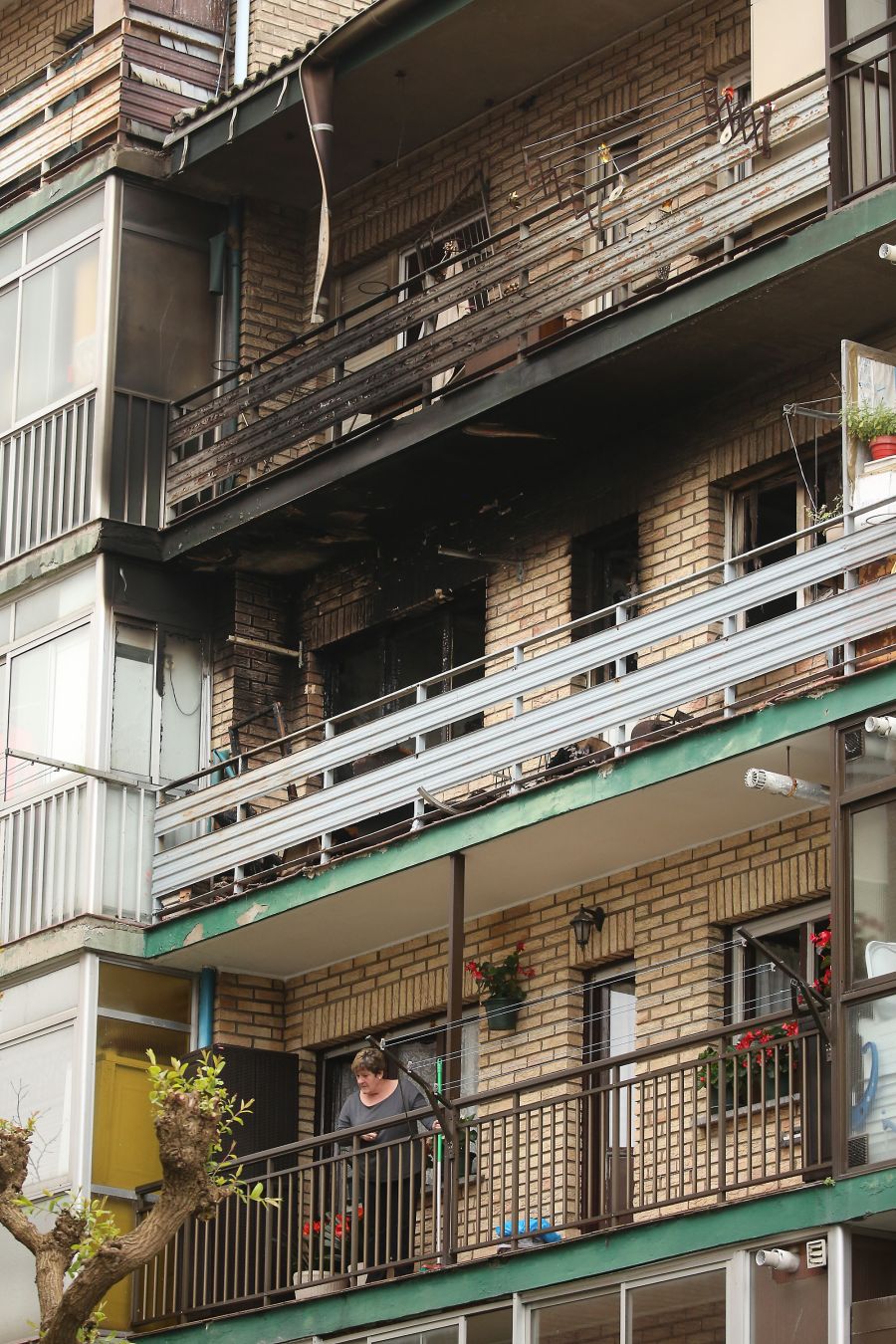 Una mujer ha fallecido y otras siete han resultado heridas en el incendio en un edificio de la calle Garro, en el barrio de Intxaurrondo
