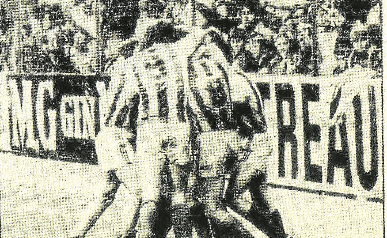 Los jugadores de la Real celebran el gol de Zamora que le dio al club el primer título de Liga en Gijón