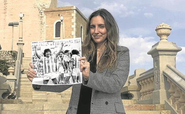 Lorea Bakero nos mostró esta foto de su padre celebrando un gol desde Sitges.