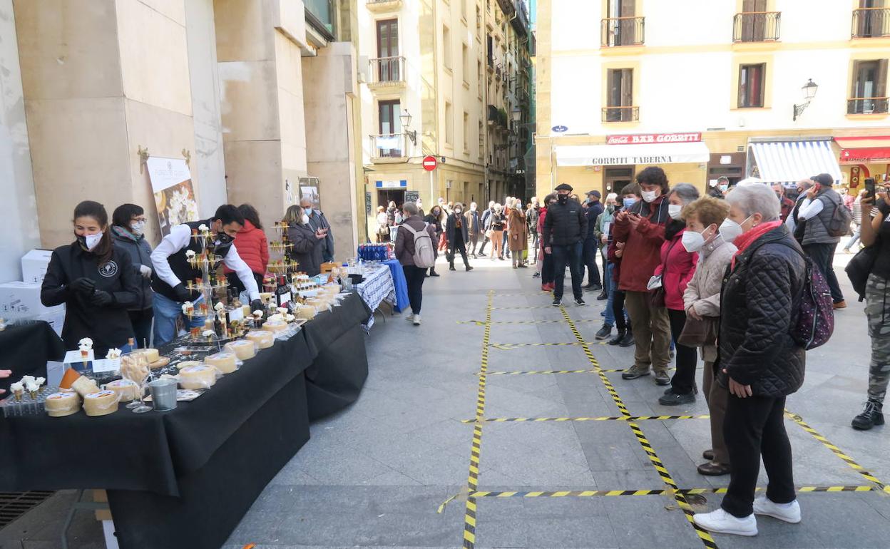 Éxito de la flor de queso solidaria de Zaporeak