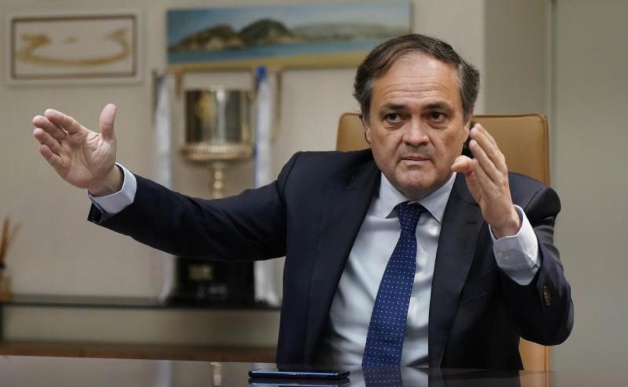 Jokin Aperribay, durante la entrevista en su despacho. 