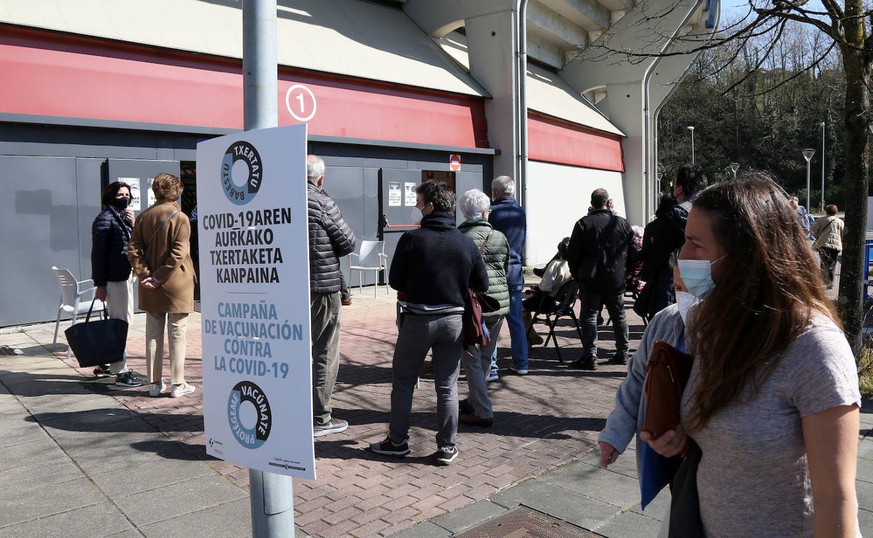 Euskadi inocula 36.479 dosis frente al coronavirus el fin de semana, 30.000 más que la anterior