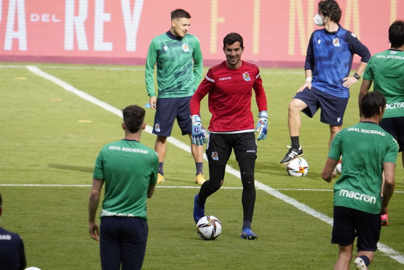 Los jugadores de Imanol Alguacil han tenido una primera toma de contacto con la sede de la final de la Copa del Rey