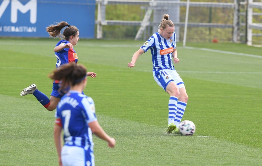 Las azulgranas han frenado la buena racha de las txuri-urdin este mediodía en Zubieta.