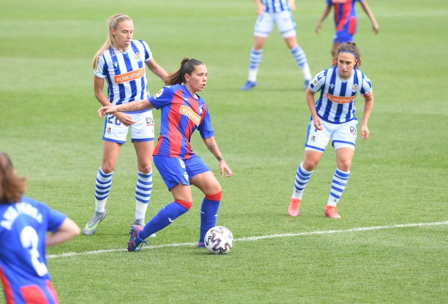 Las azulgranas han frenado la buena racha de las txuri-urdin este mediodía en Zubieta.