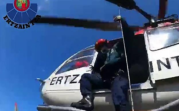 Sucesos: Rescatan a un hombre indispuesto en la zona de Gran Canto de Pasaia