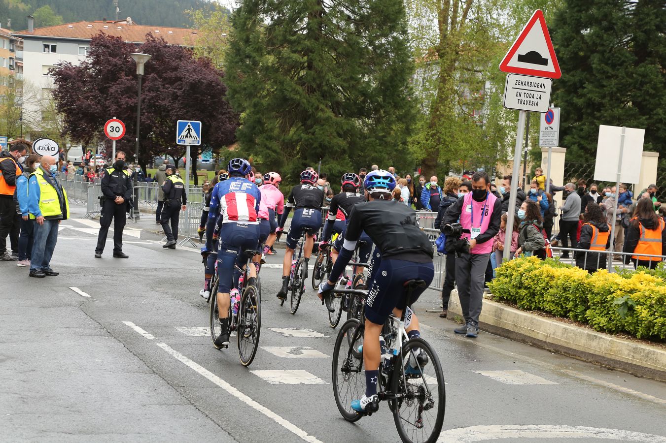 El ciclista ezkiotarra Alex Aranburu se ha llevado la segunda etapa de la Itzulia