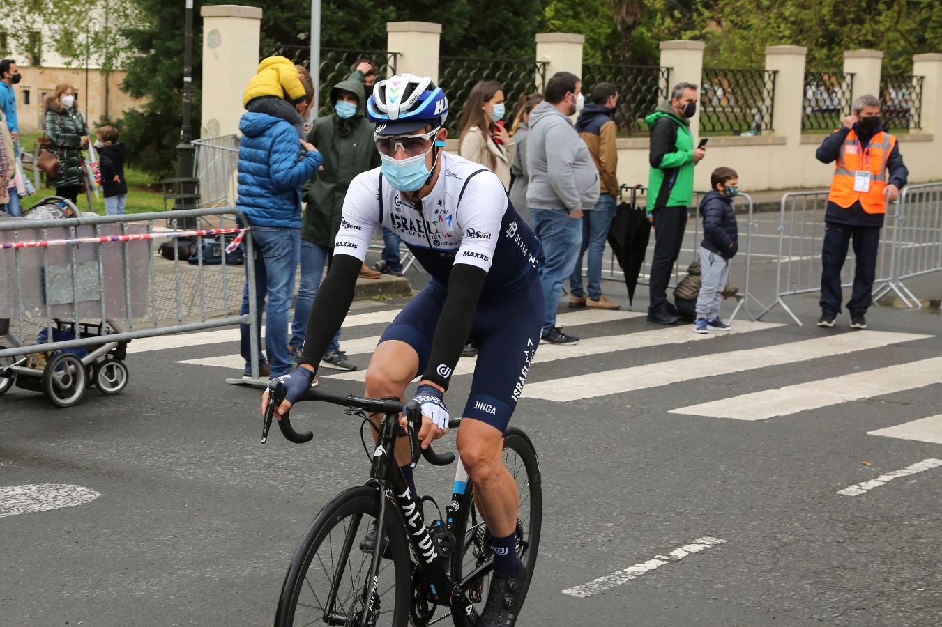 El ciclista ezkiotarra Alex Aranburu se ha llevado la segunda etapa de la Itzulia