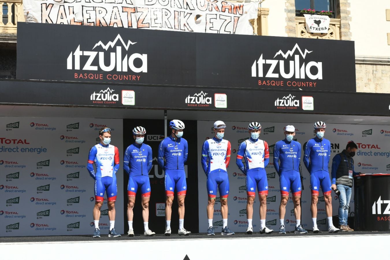 Tadej Pogacar ha sido el vencedor de la tercera etapa de la Itzulia tras la gran subida que ha protagonizado con Roglic