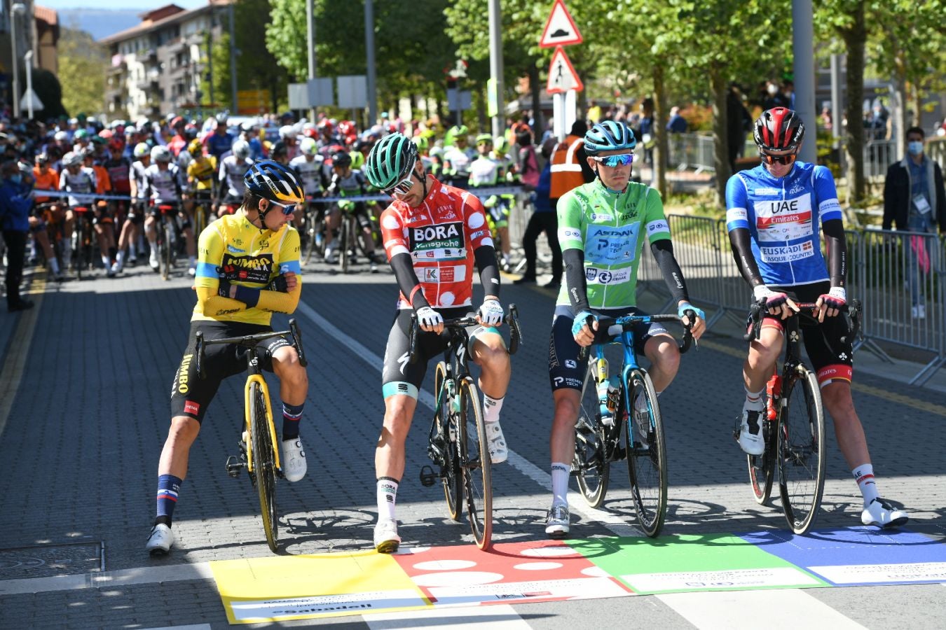 Tadej Pogacar ha sido el vencedor de la tercera etapa de la Itzulia tras la gran subida que ha protagonizado con Roglic