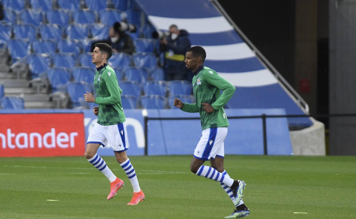 Carlos Fernández, que fichó en el mercado de invierno por la Real Sociedad, jugará contra el Athletic su primer partido como titular con la camiseta txuri-urdin. 