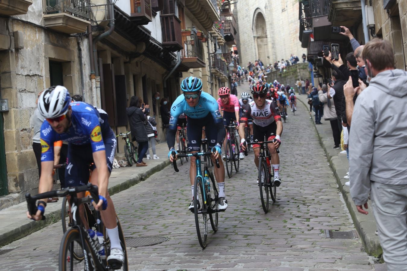 El recorrido entre Hondarribia y Ondarroa podría permitir la primera llegada al sprint de la carrera. 