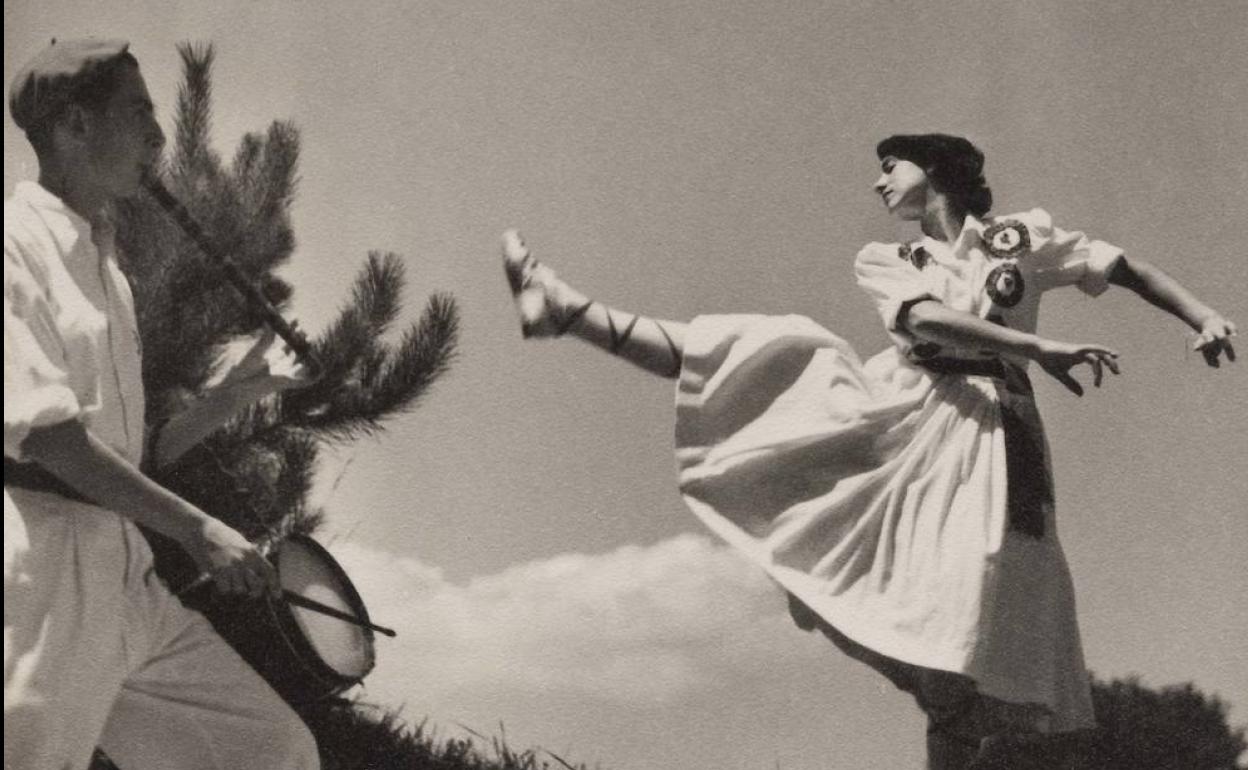 El humo de los bombardeos, la bruma de una Gipuzkoa idílica