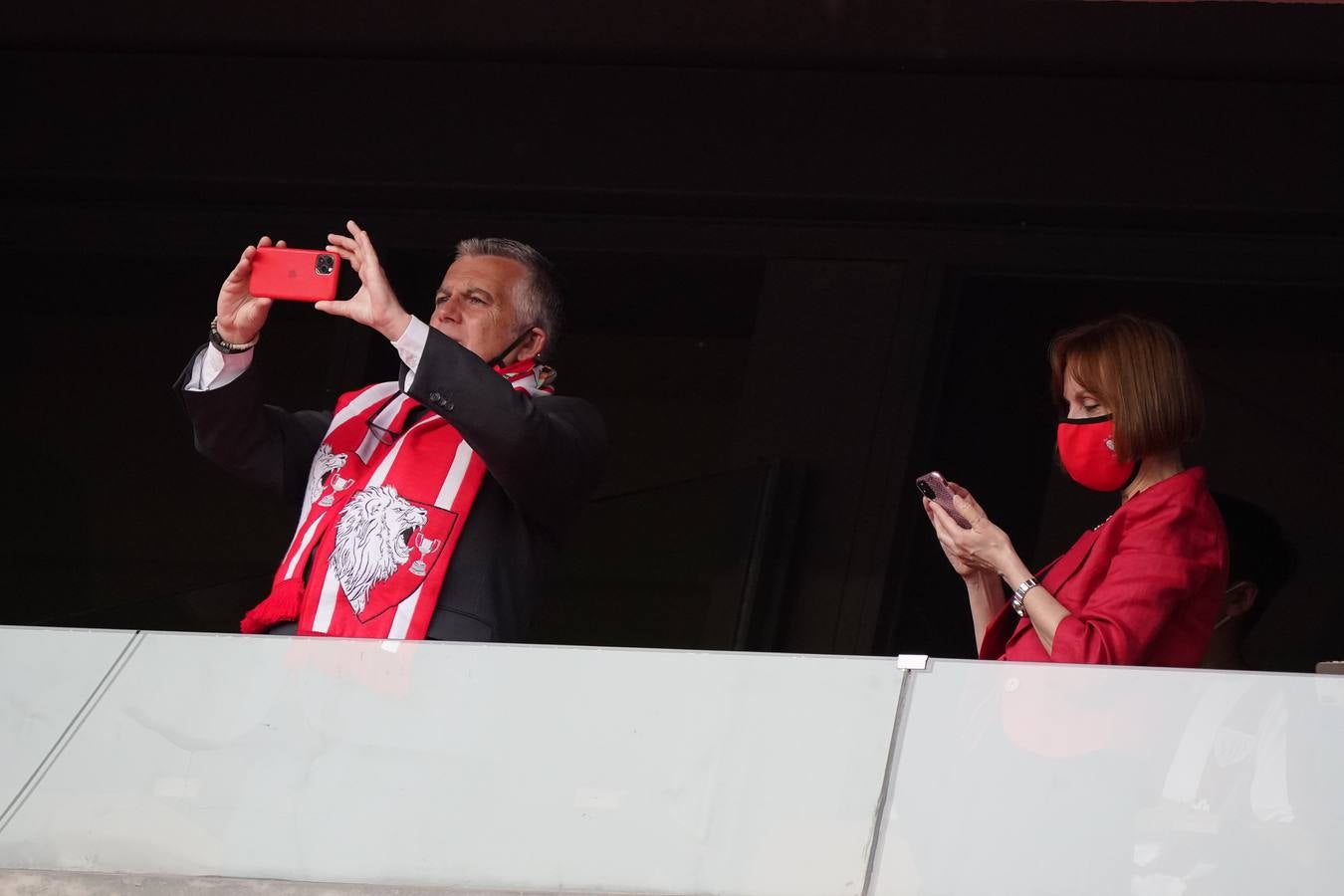 Fotos: Los familiares de los jugadores del Athletic en la Cartuja