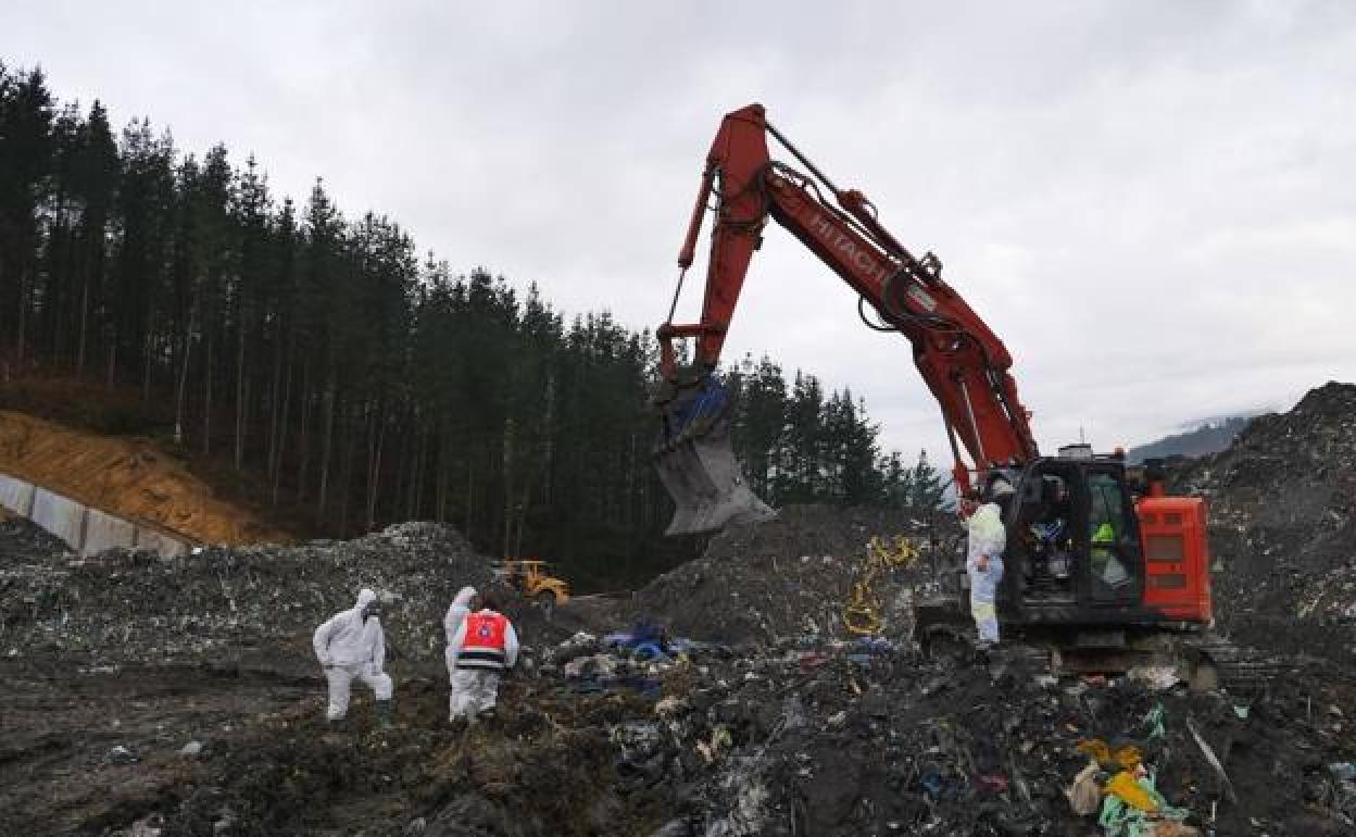 Tapia reitera que «nunca se ha dejado la búsqueda» de Beltrán en el vertedero de Zaldibar y se buscará «hasta el final»