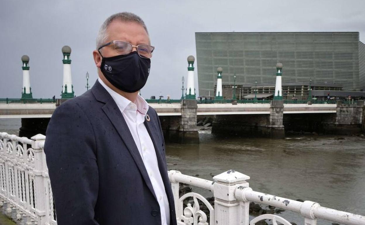 José Ignacio Asensio, junto al río Urumea, en San Sebastián. 