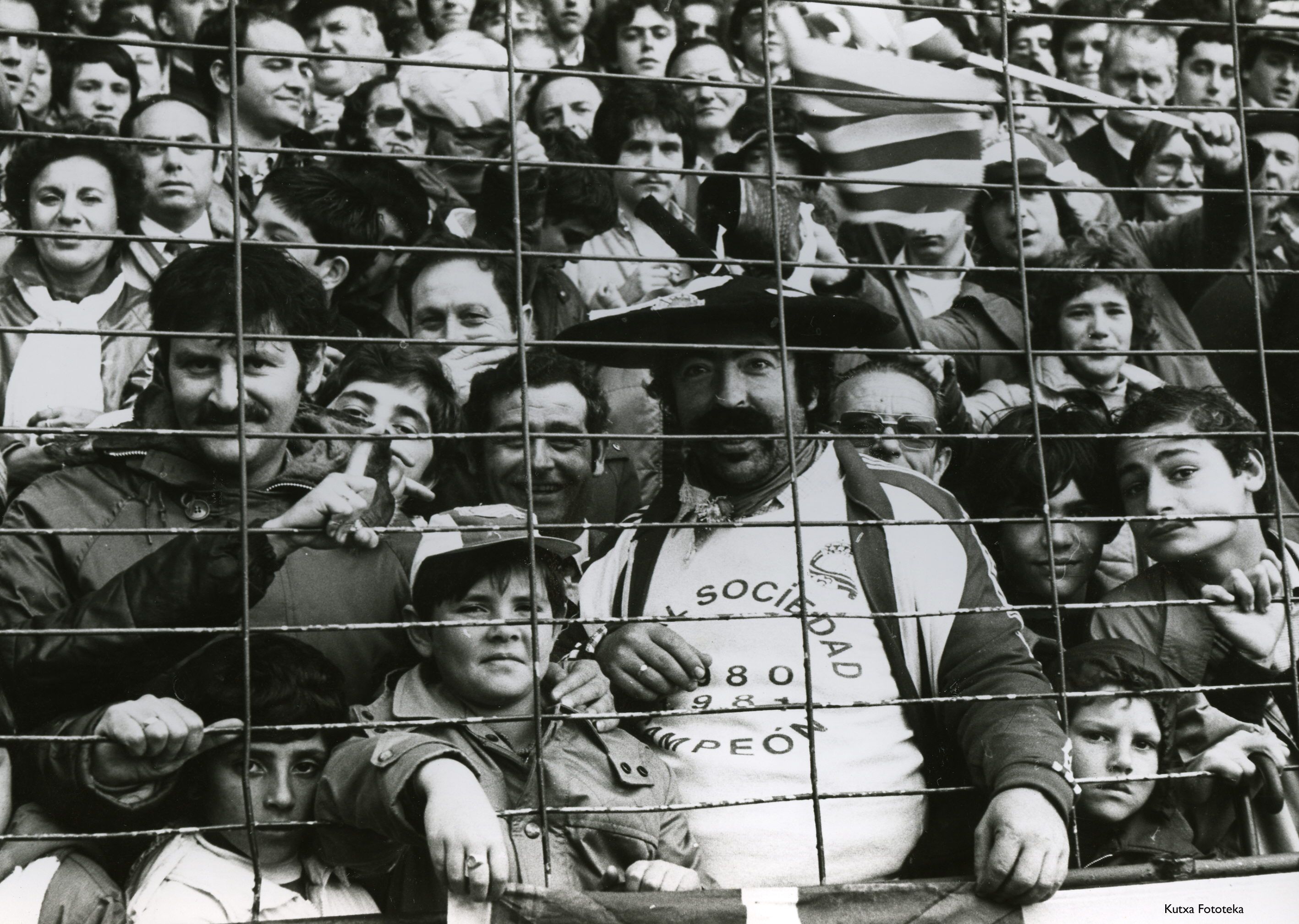 La afición de la Real estuvo allí presente.
