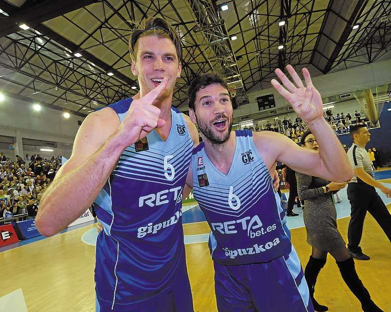 Fotos: Ricardo Uriz dice adiós al baloncesto