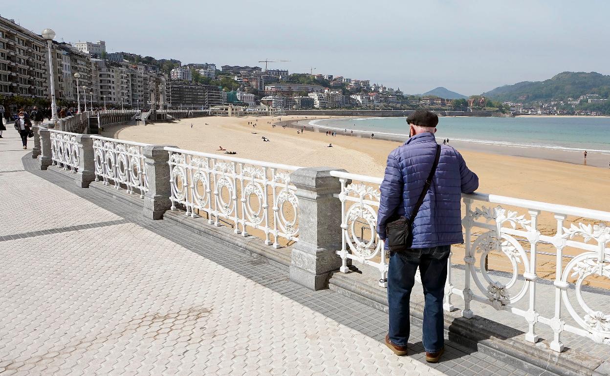 Coronavirus en Euskadi: Gipuzkoa suma 1.004 positivos el fin de semana y la incidencia sigue al alza