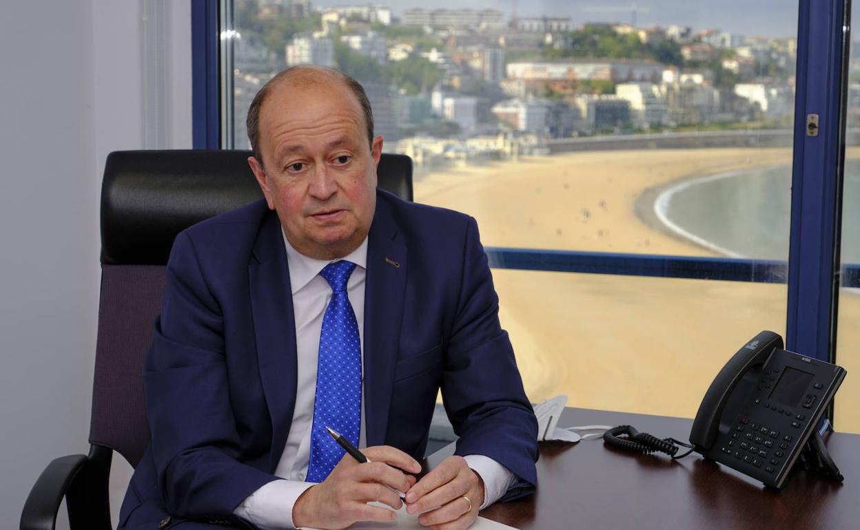 El viceconsejero de Derechos Humanos, José Antonio Rodríguez Ranz, durante la entrevista en la sede del Gobierno Vasco en San Sebastián. 