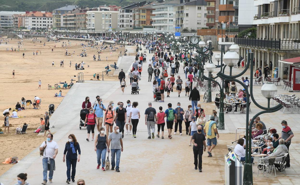 El efecto Semana Santa dispara los contagios en los pueblos de costa