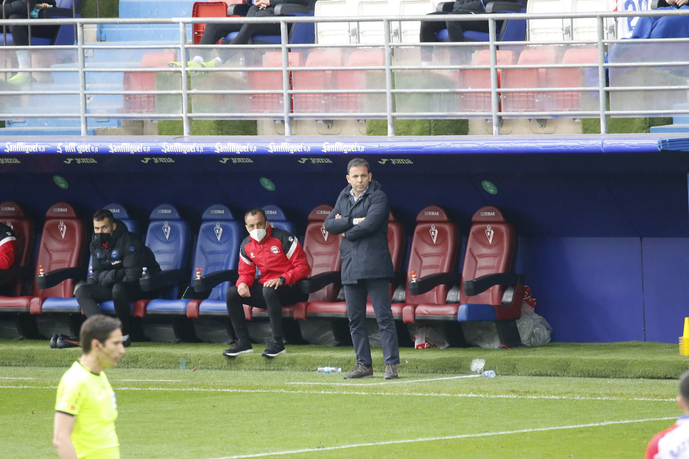 Los de Mendilibar obtienen su segunda victoria de la temporada en casa tras golear el Alavés. 