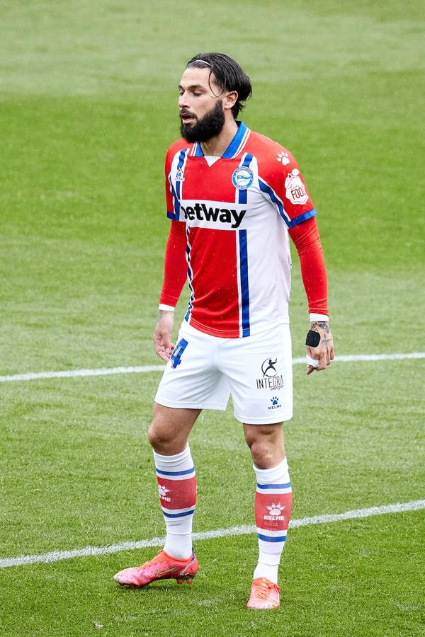 Los de Mendilibar obtienen su segunda victoria de la temporada en casa tras golear el Alavés. 