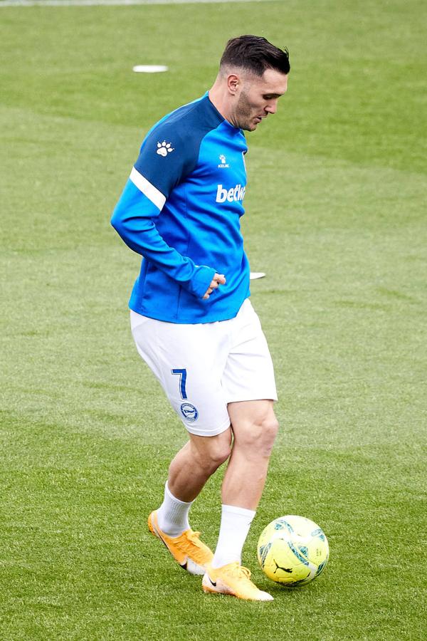 Los de Mendilibar obtienen su segunda victoria de la temporada en casa tras golear el Alavés. 