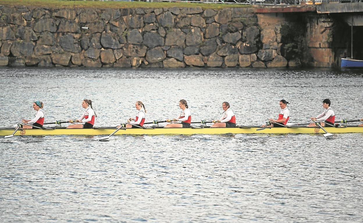 Santiagotarrak abre el camino en aguas del Oria