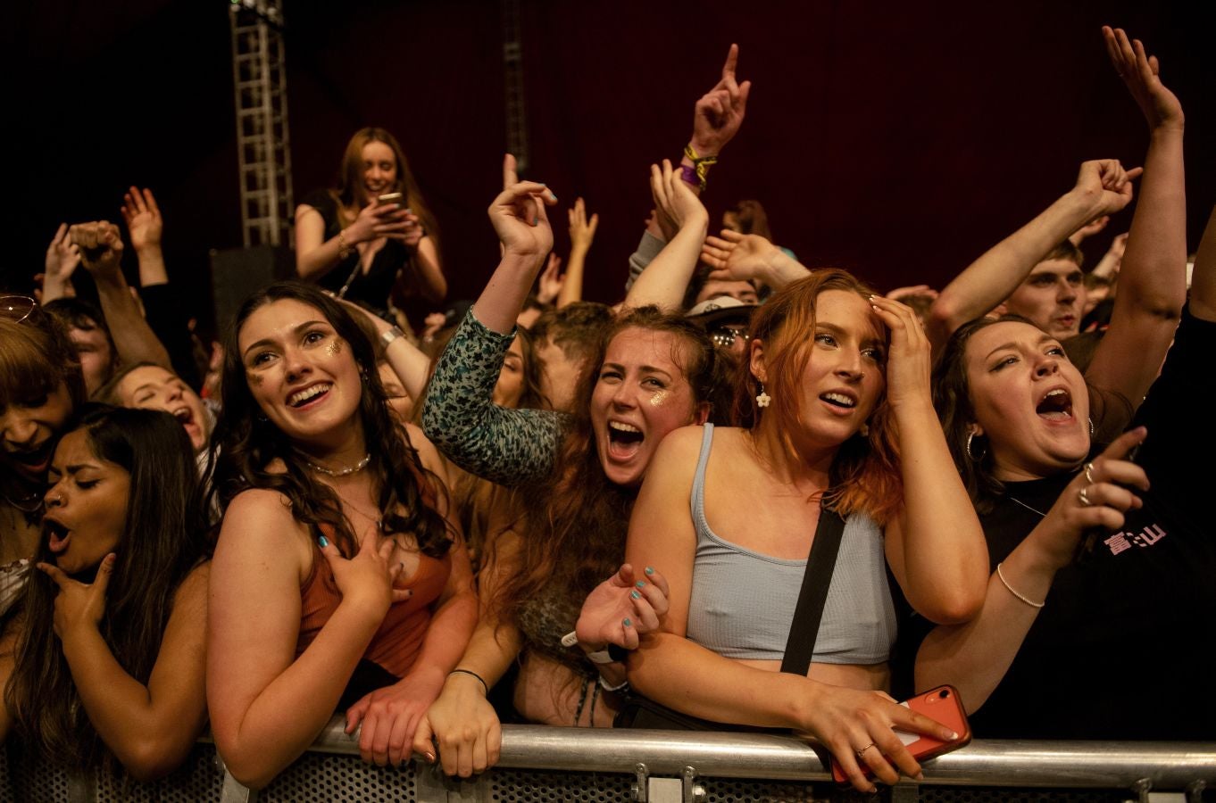 Fotos: Concierto sin mascarillas en Liverpool