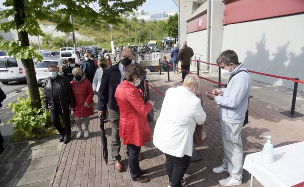 Miles de guipuzcoanos de entre 66 y 70 se han vacunado este fin de semana