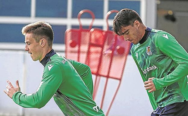 Imagen principal - Turrientes y Urko son dos de los puntales del Sanse de Xabi Alonso. Ayesa ha guardado las espaldas de Remiro durante la lesión de Moyá y Karrikaburu lleva dos temporadas a casi un gol de media por partido. 