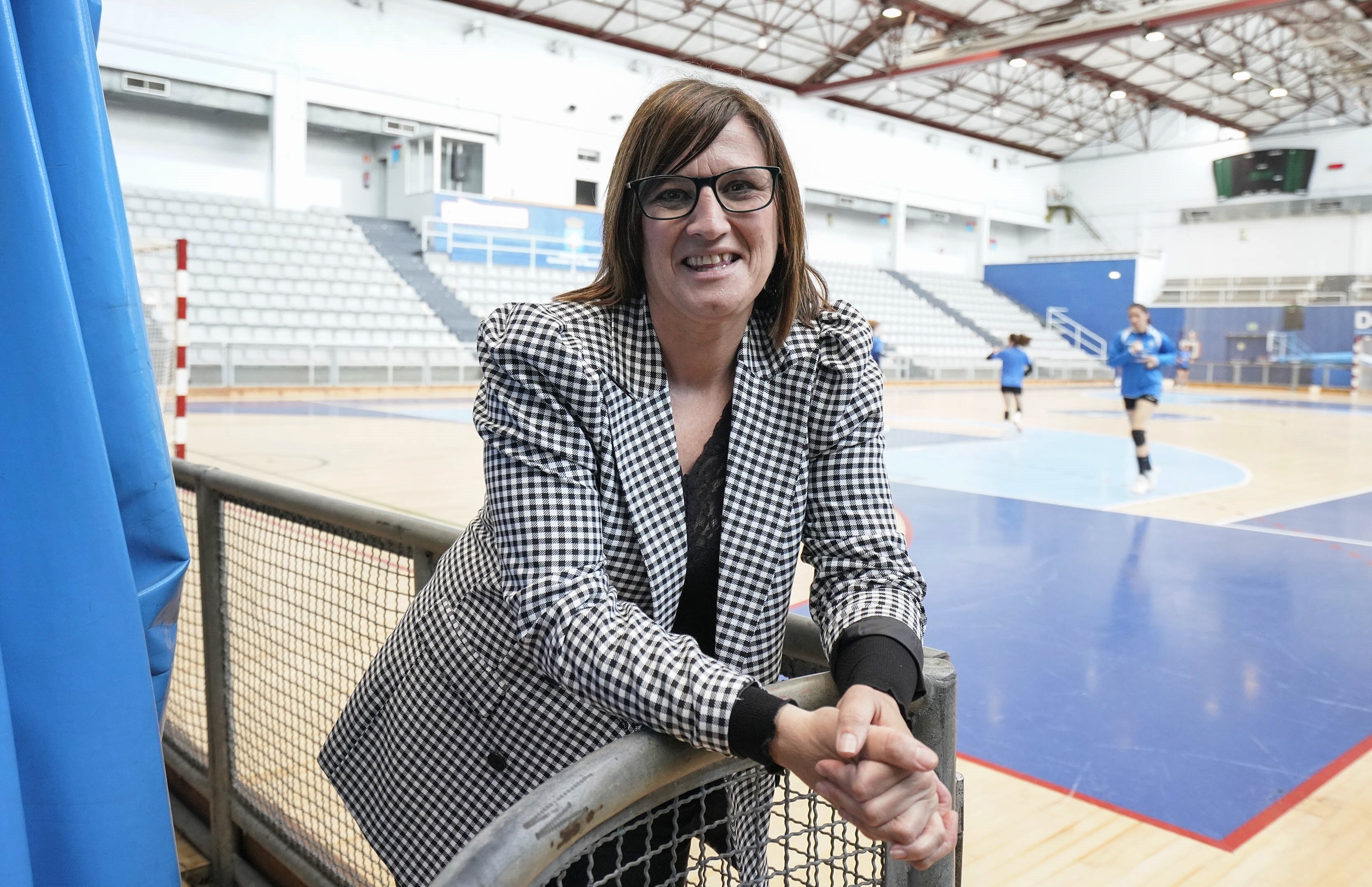 Tati Garmendia, responsable del Bera Bera, posa en el Gasca antes de un entrenamiento del equipo.