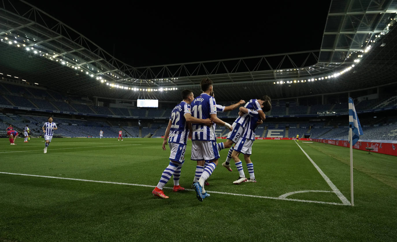 Fotos: Las mejores imágenes del Real Sociedad - Elche