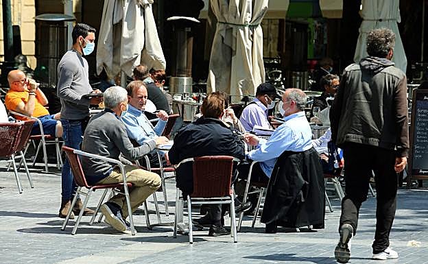 Máximo de 4 personas y reparto a domicilio hasta las 23.00 horas