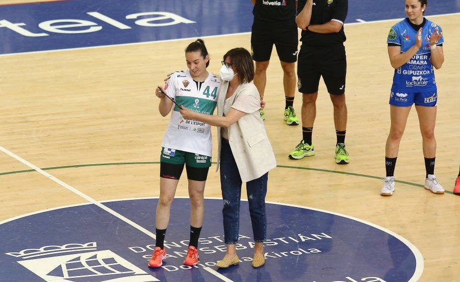 Las guipuzcoanas vuelven a levantar un título más y convertirse así por séptima vez en campeón de la Liga Guerreras Iberdrola. Para ello, solo tenían que sumar un punto, no obstante, el marcador ha terminado 30-20 para las locales. 