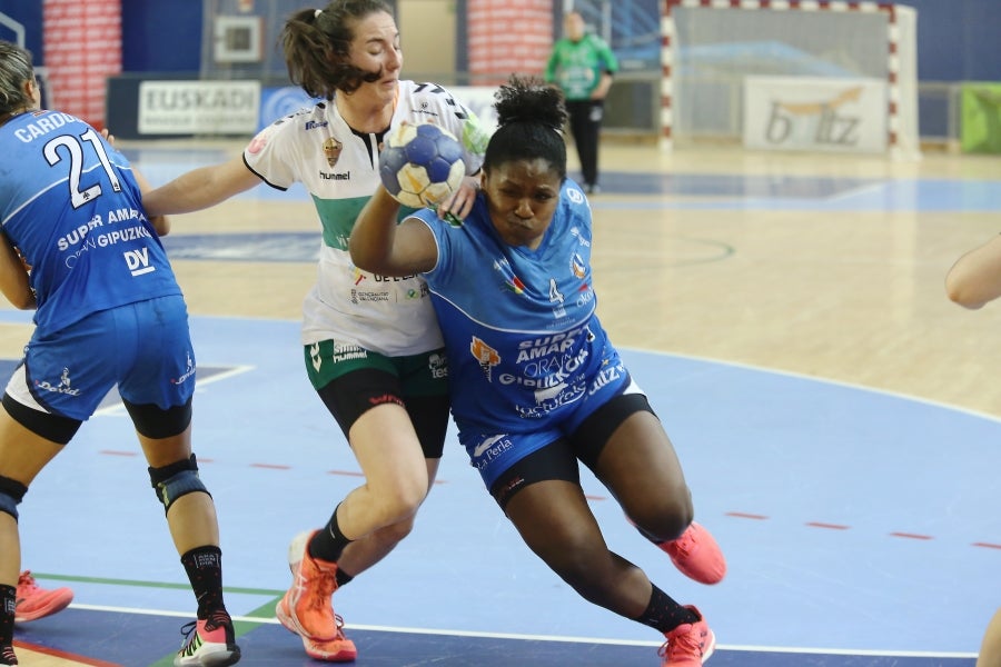 Las guipuzcoanas vuelven a levantar un título más y convertirse así por séptima vez en campeón de la Liga Guerreras Iberdrola. Para ello, solo tenían que sumar un punto, no obstante, el marcador ha terminado 30-20 para las locales. 