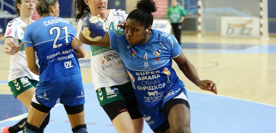 Las guipuzcoanas vuelven a levantar un título más y convertirse así por séptima vez en campeón de la Liga Guerreras Iberdrola. Para ello, solo tenían que sumar un punto, no obstante, el marcador ha terminado 30-20 para las locales. 