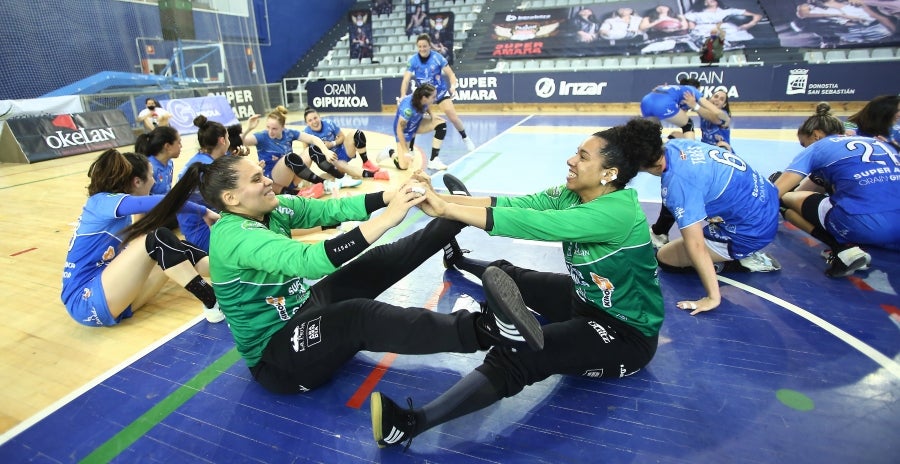 Las guipuzcoanas vuelven a levantar un título más y convertirse así por séptima vez en campeón de la Liga Guerreras Iberdrola. Para ello, solo tenían que sumar un punto, no obstante, el marcador ha terminado 30-20 para las locales. 